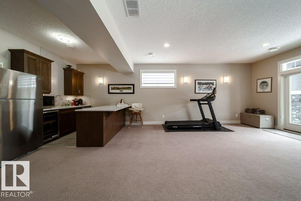 #19 20425 93 AV NW - 51