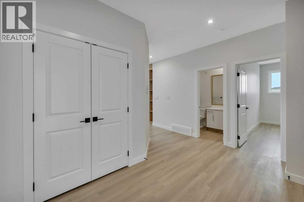 Single Family House for Sale in  Everson Close Evergreen Red Deer 