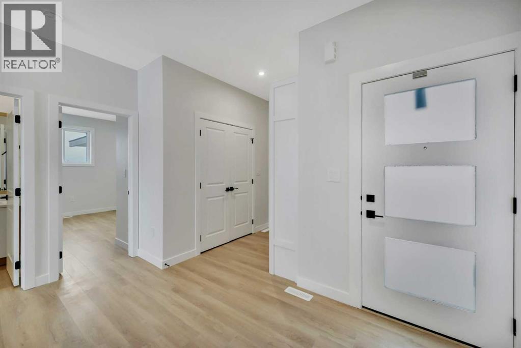 Single Family House for Sale in  Everson Close Evergreen Red Deer 