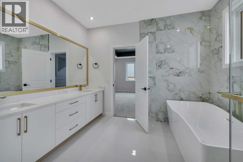 Single Family House for Sale in  Everson Close Evergreen Red Deer 