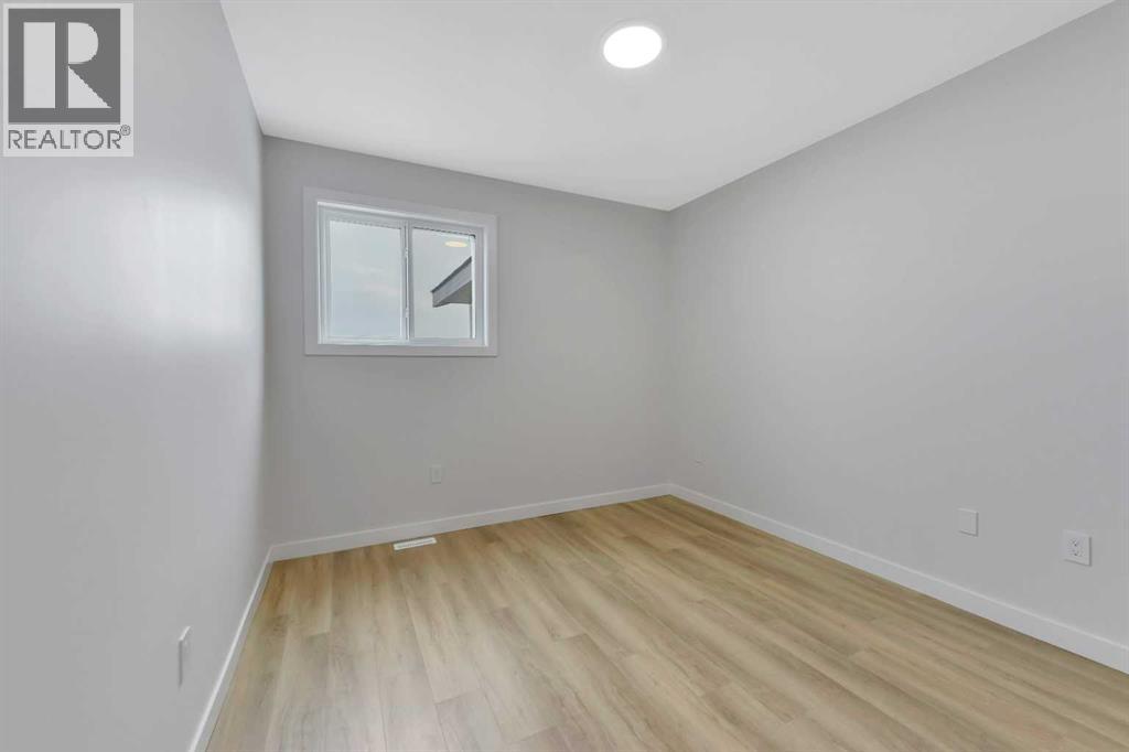 Single Family House for Sale in  Everson Close Evergreen Red Deer 