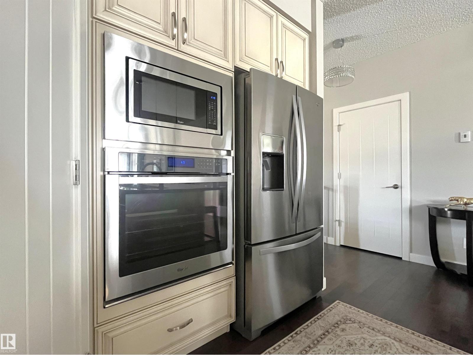 8504 216 ST NW, Edmonton