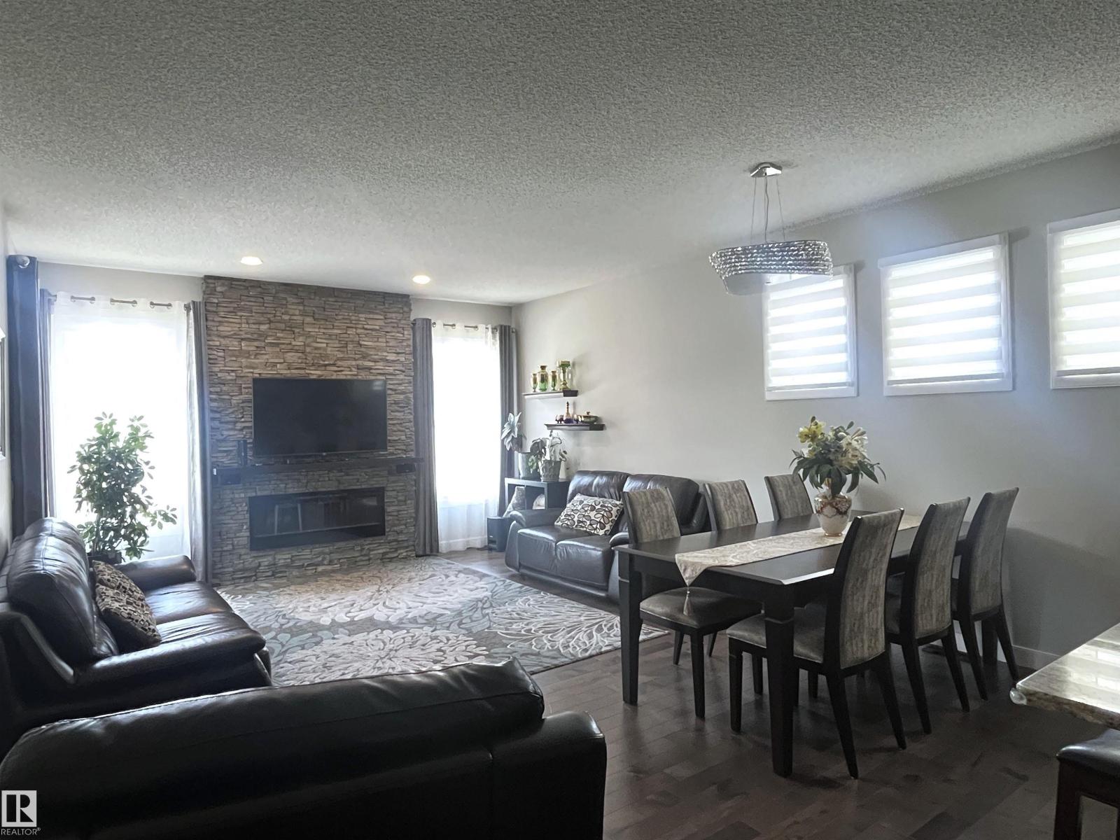 8504 216 ST NW, Edmonton