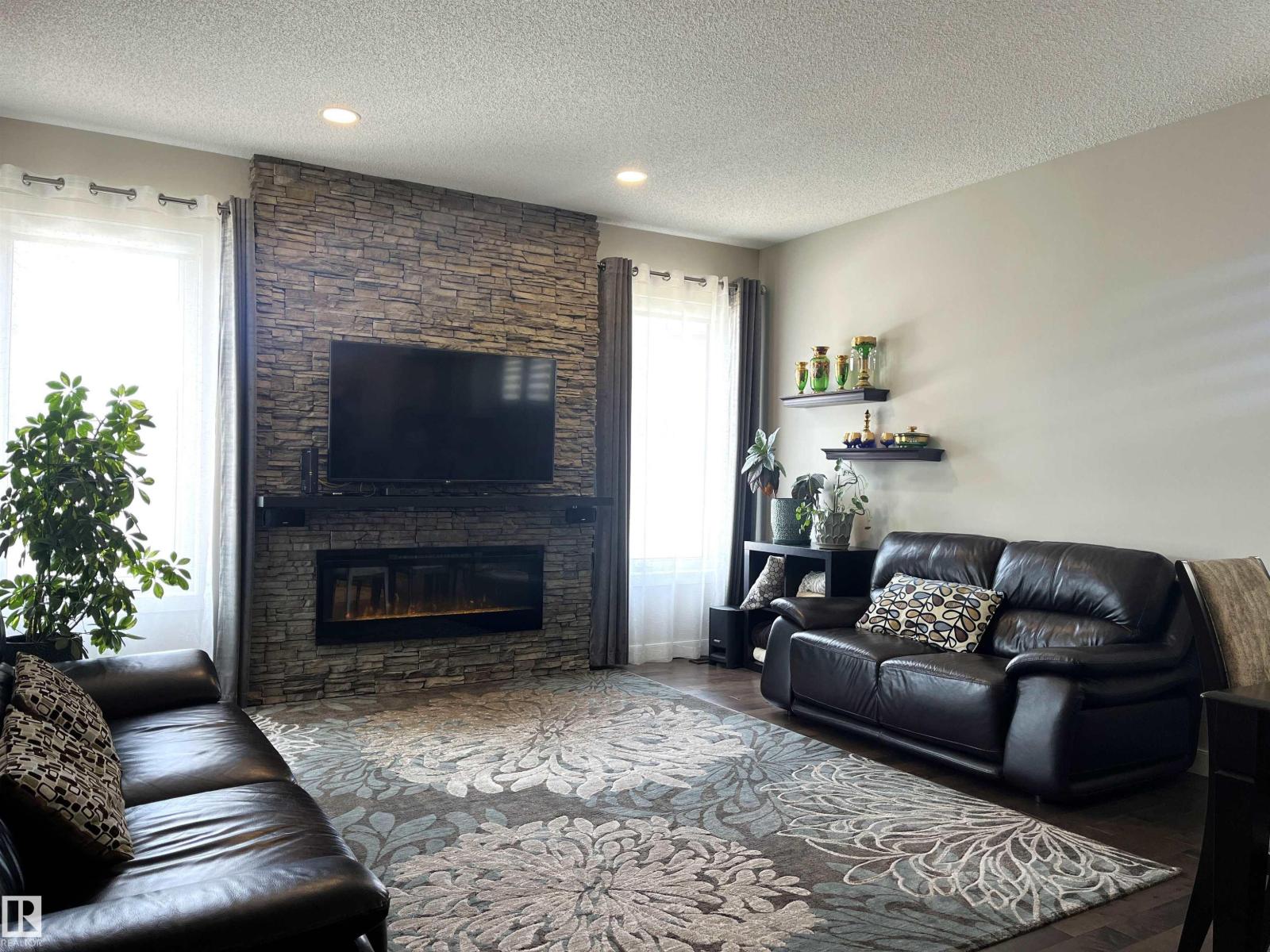 8504 216 ST NW, Edmonton