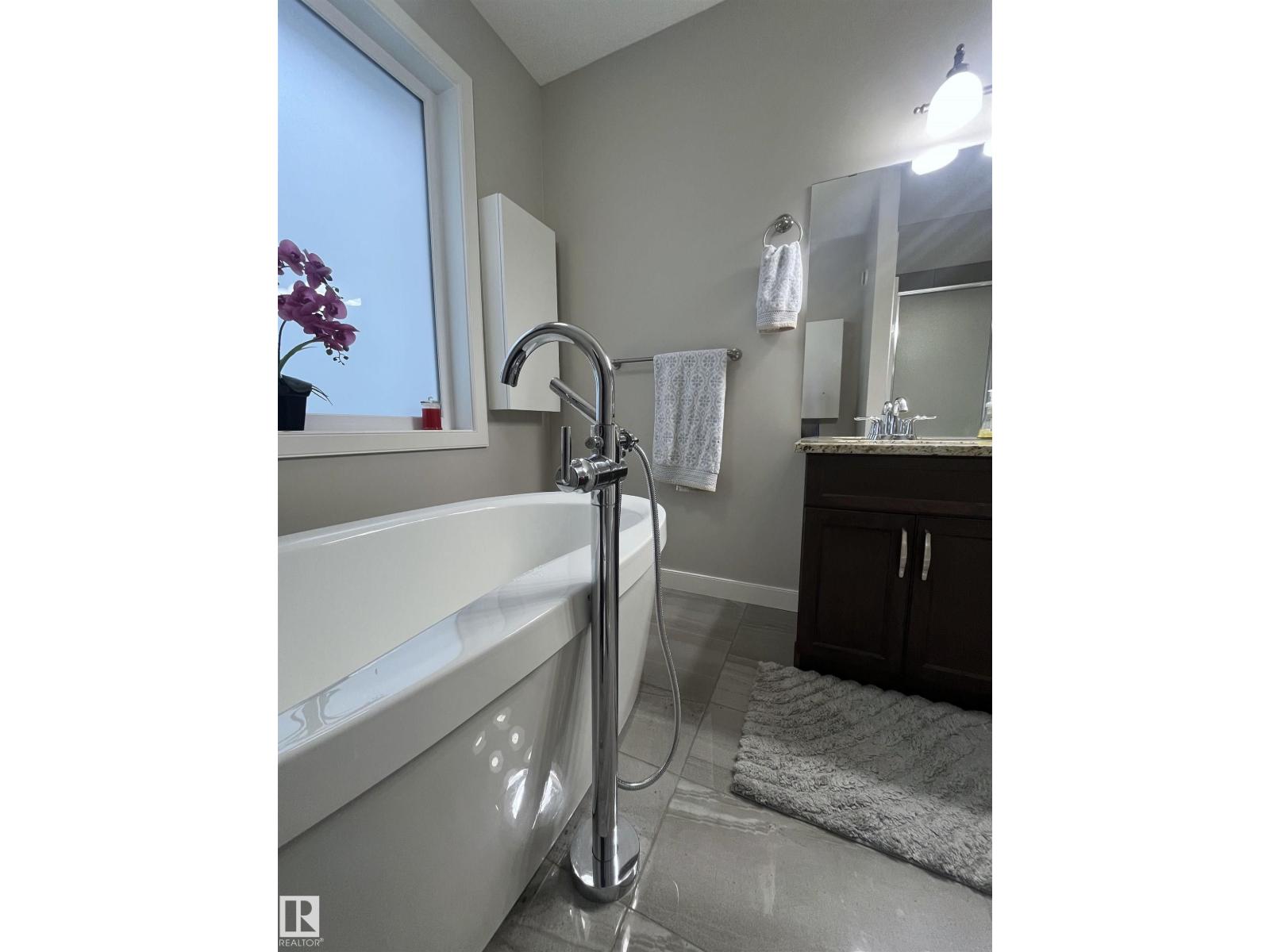 8504 216 ST NW, Edmonton