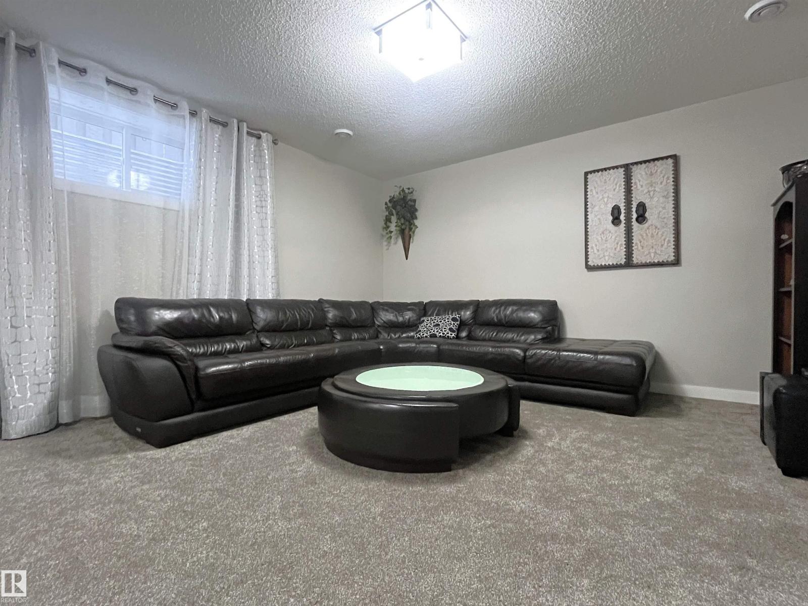 8504 216 ST NW, Edmonton