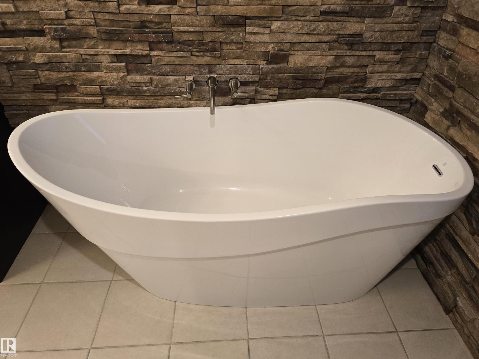 #108 11650 79 AV NW, Edmonton