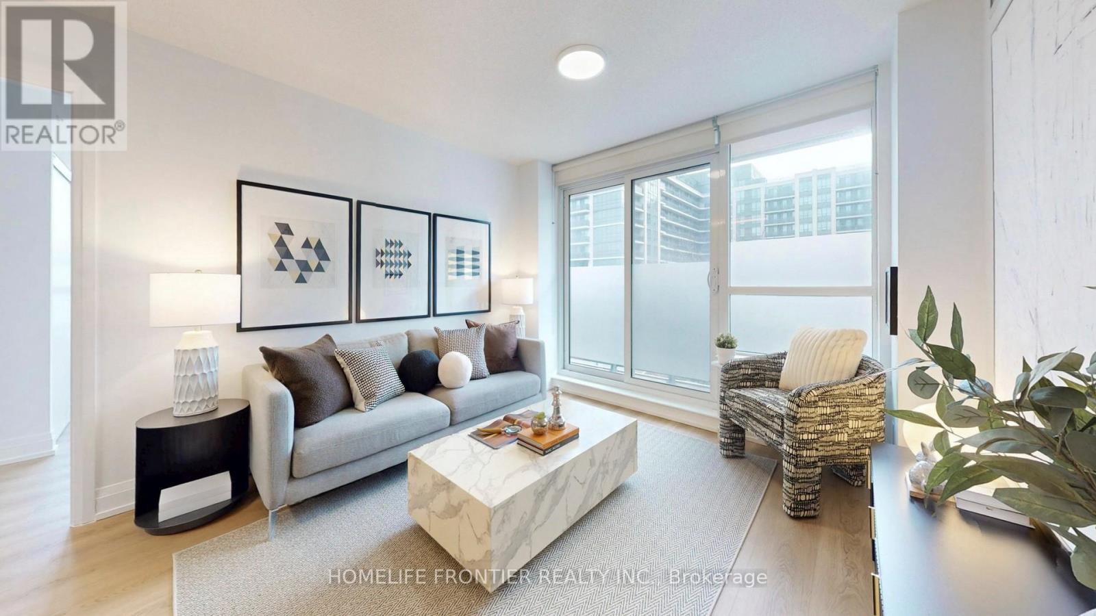 223 - 370 HIGHWAY 7 E