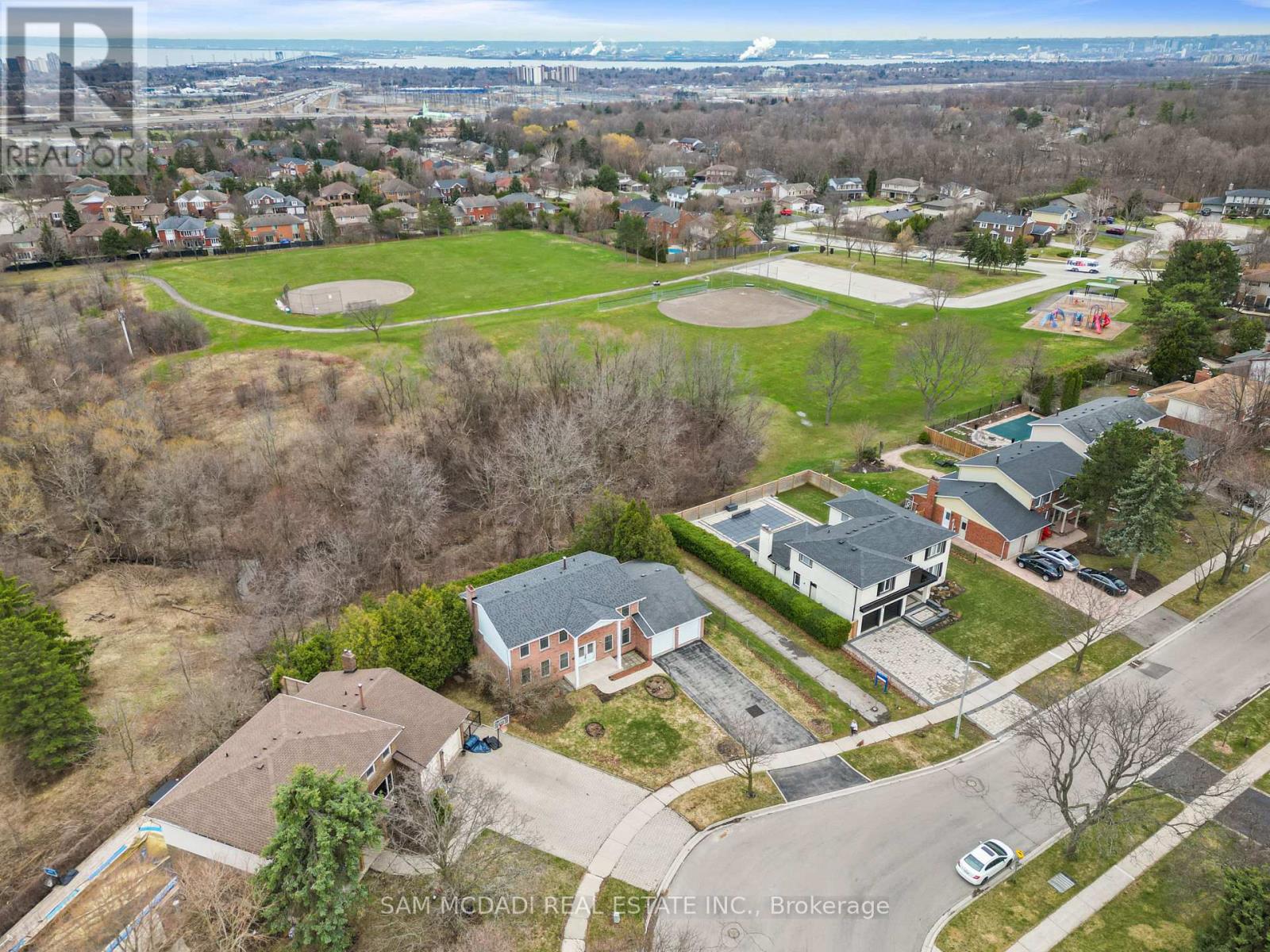 1929 FIELDGATE DRIVE,Burlington (Tyandaga),,