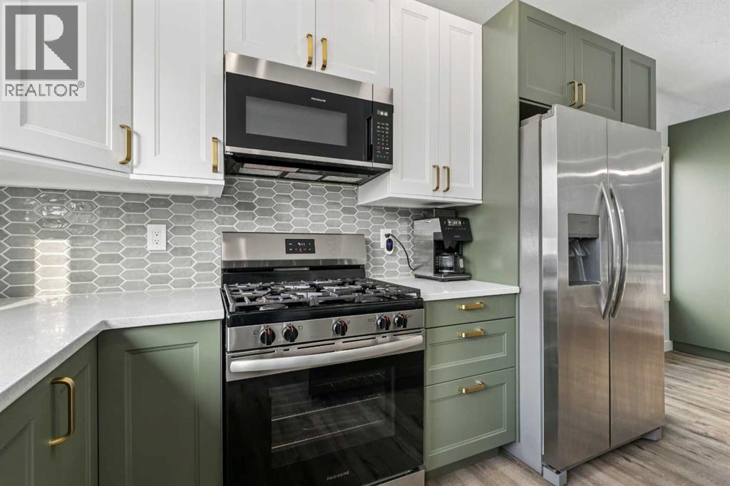 Single Family House 4 Level for Sale in  Somerset Drive SW Somerset Calgary 