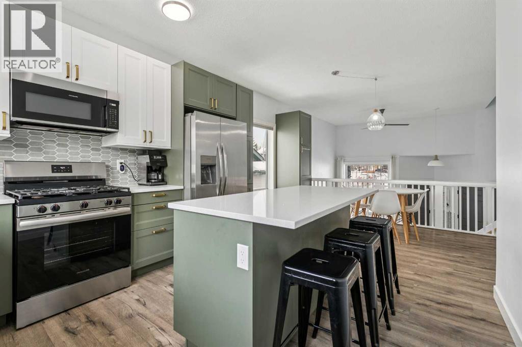 Single Family House 4 Level for Sale in  Somerset Drive SW Somerset Calgary 