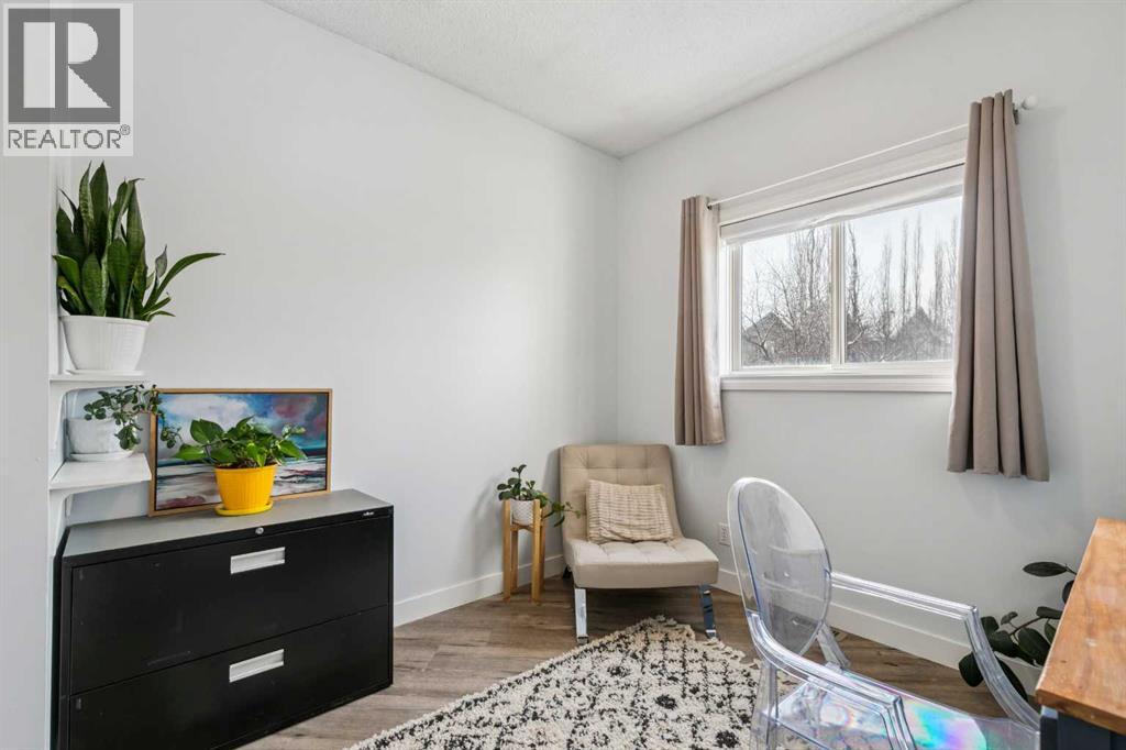 Single Family House 4 Level for Sale in  Somerset Drive SW Somerset Calgary 