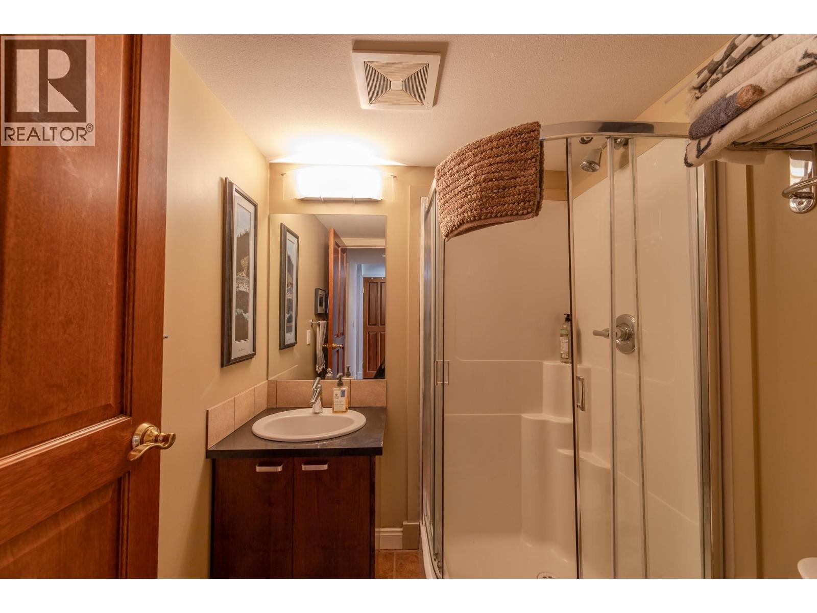 #208 250 MARINA Way - 21