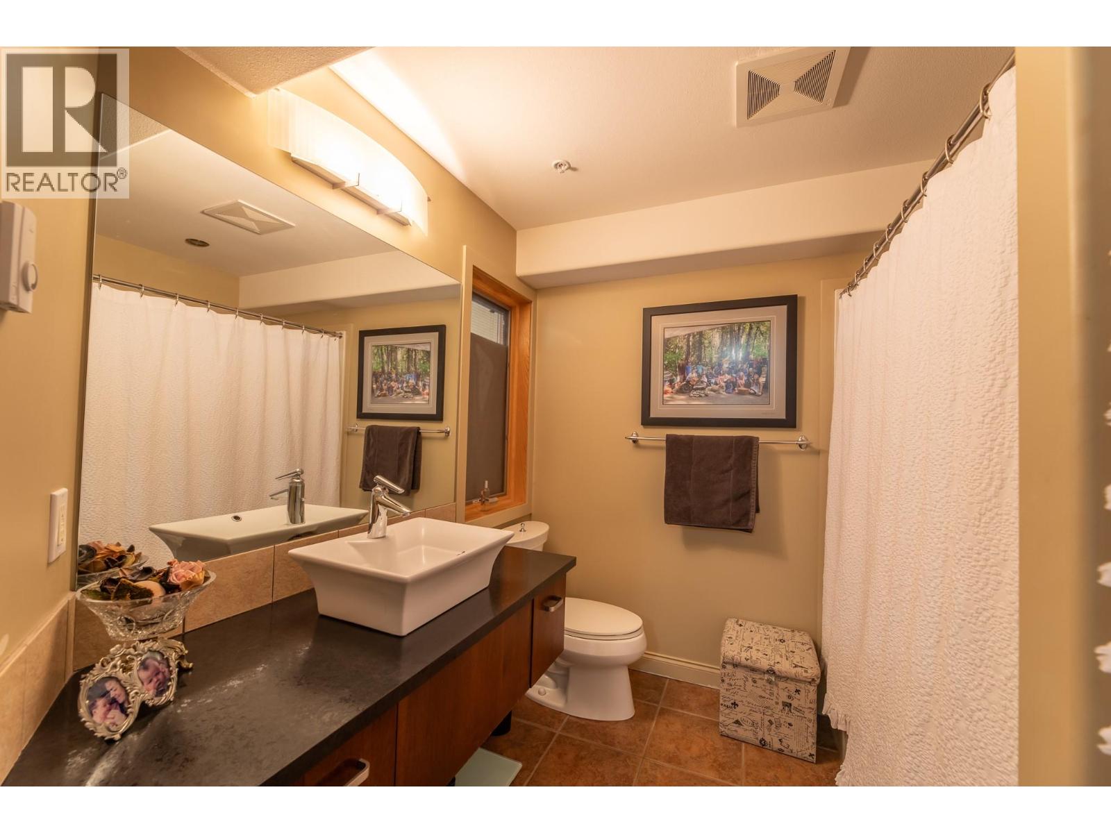 #208 250 MARINA Way - 17