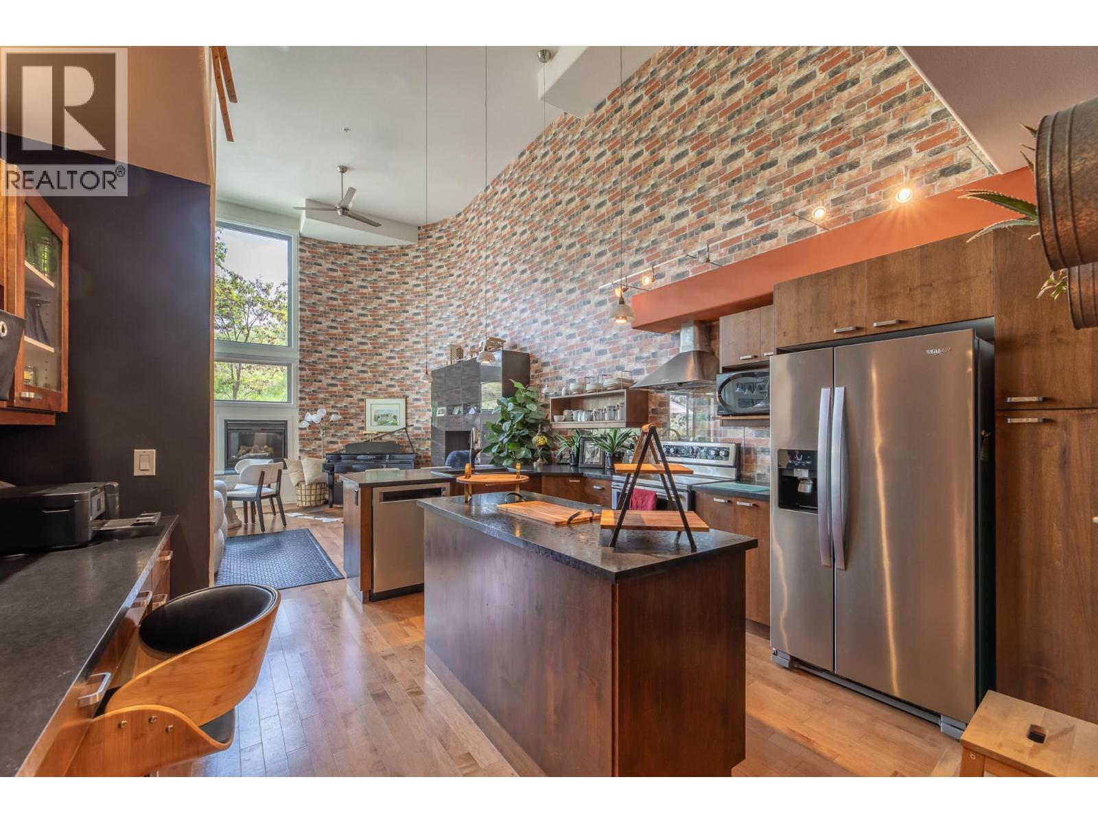 208 250 MARINA Way, Penticton