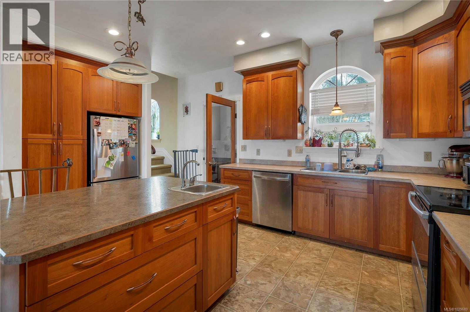 4005 Island Hwy S, Campbell River