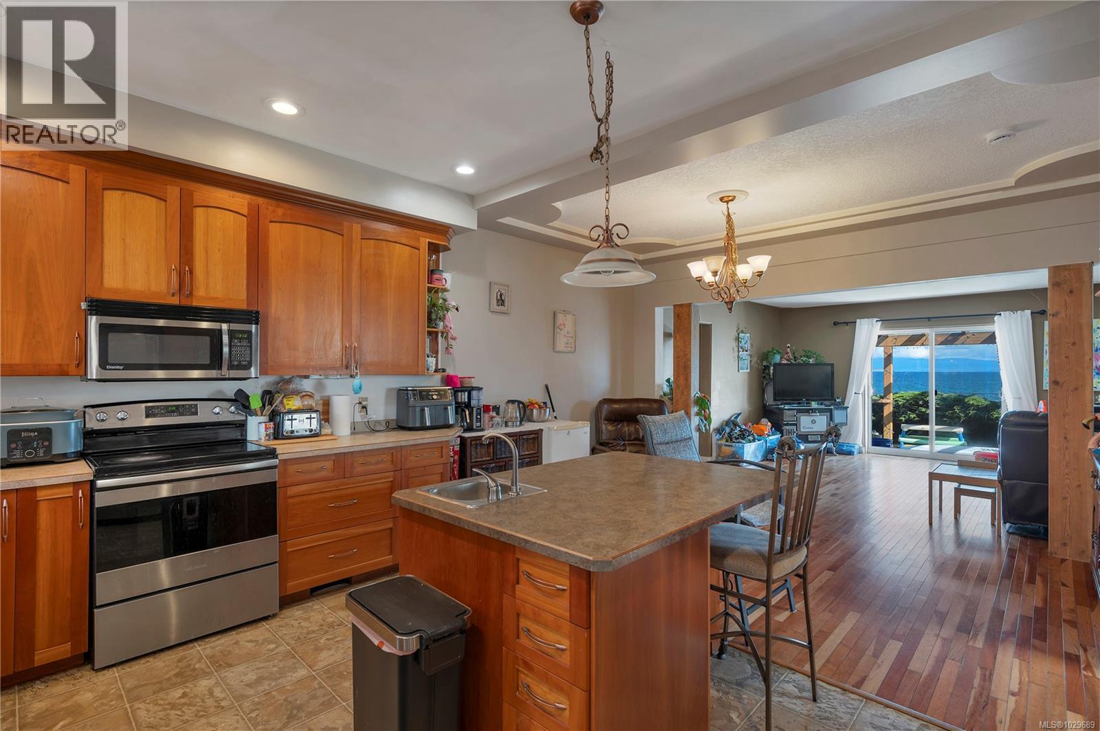 4005 Island Hwy S, Campbell River