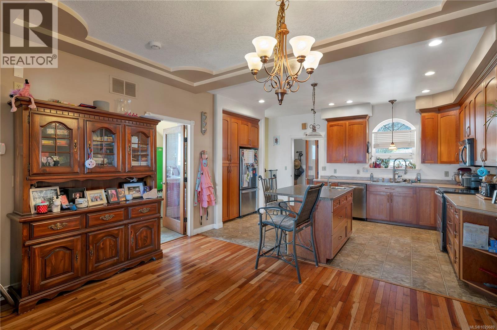 4005 Island Hwy S - 21