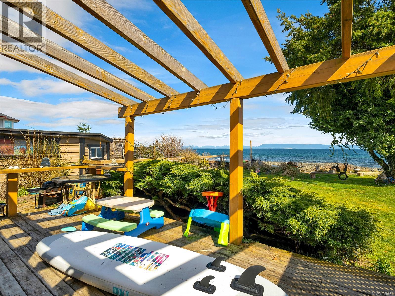 4005 Island Hwy S - 36