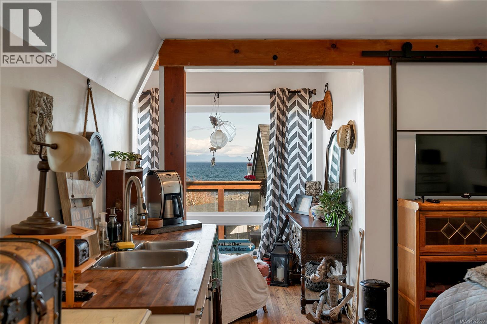 4005 Island Hwy S, Campbell River