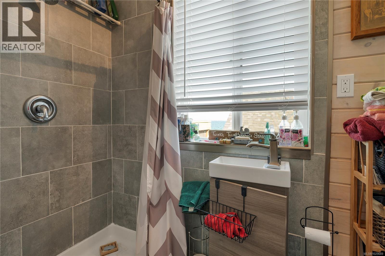 4005 Island Hwy S, Campbell River