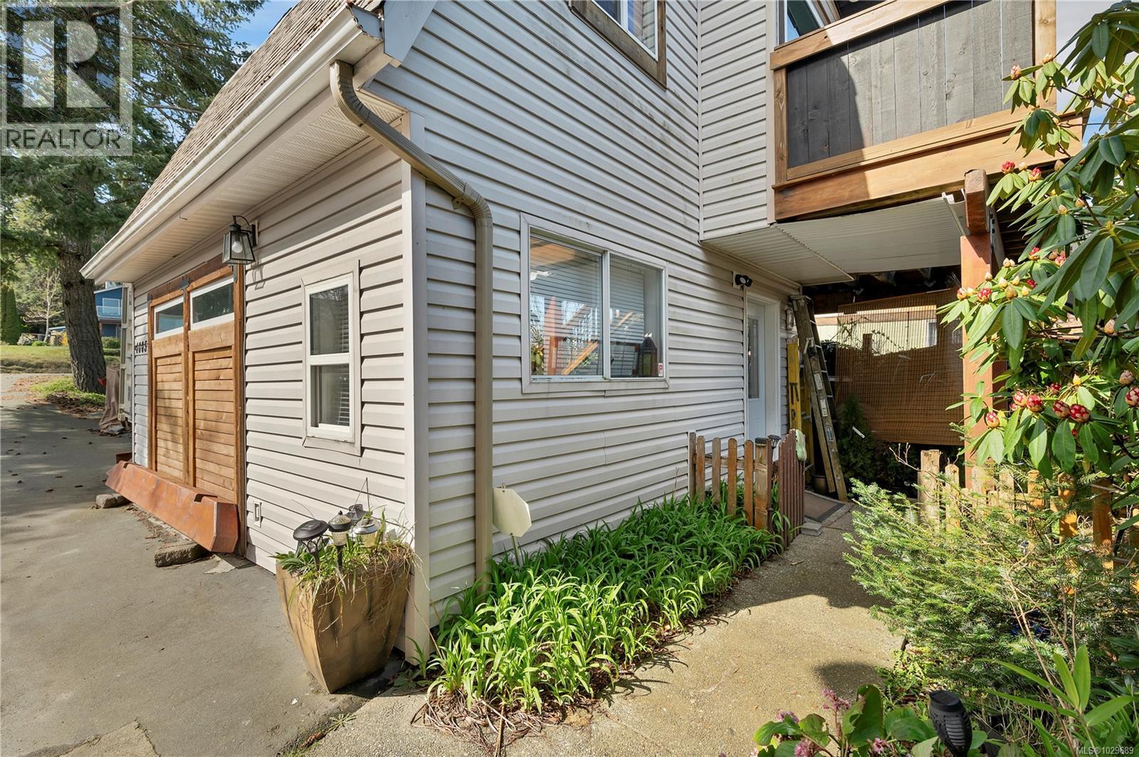 4005 Island Hwy S, Campbell River