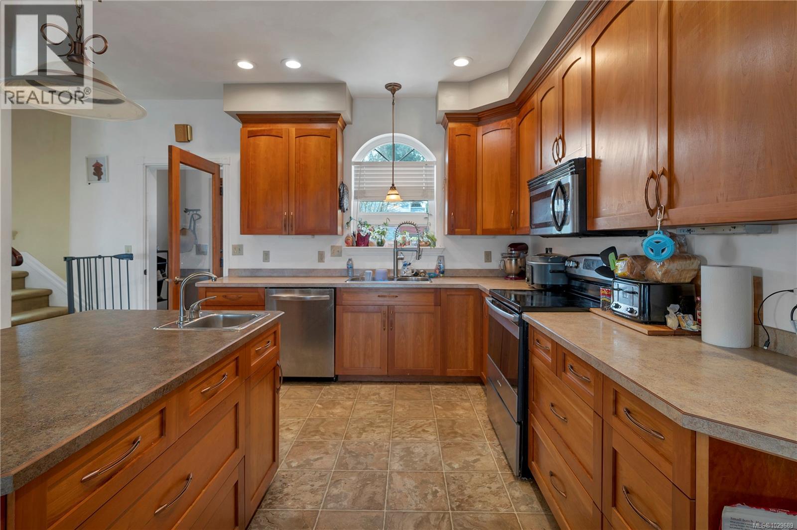 4005 Island Hwy S, Campbell River