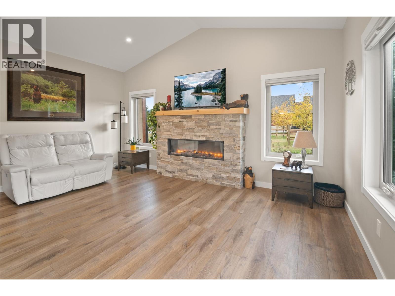 6909 Columbia Ridge Drive, Fairmont Hot Springs