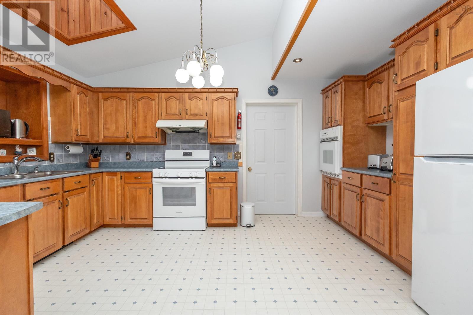 234 RIVERVIEW DRIVE - 12