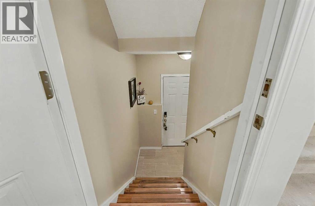12 TARAWOOD GROVE NE - 21