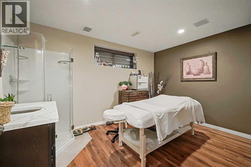 12 TARAWOOD GROVE NE - 28