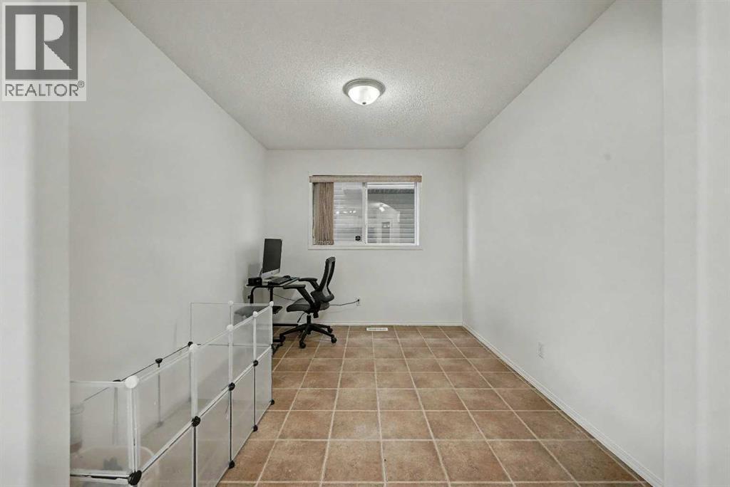 12 TARAWOOD GROVE NE - 12