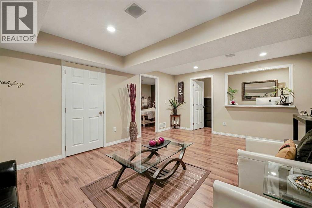12 TARAWOOD GROVE NE - 27