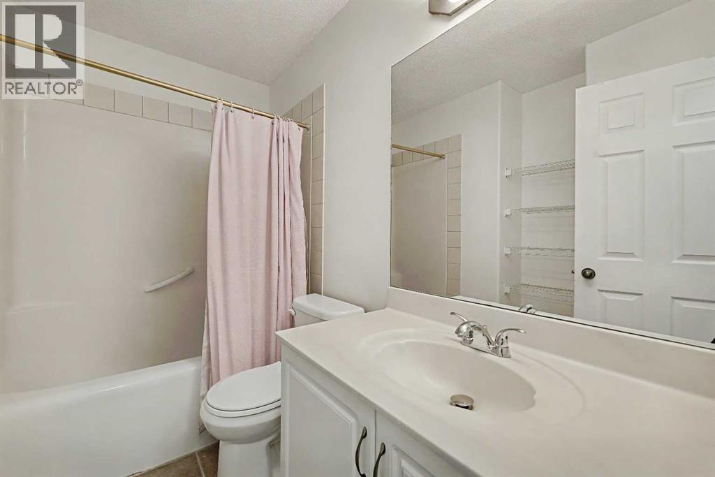 12 TARAWOOD GROVE NE - 32