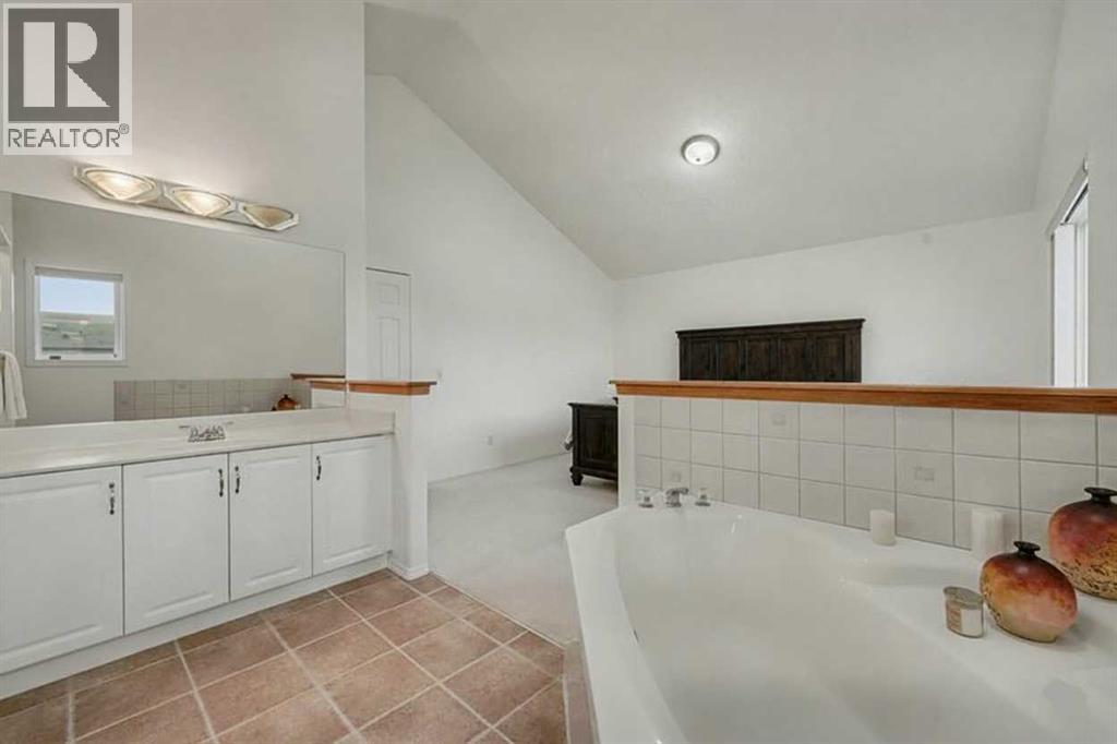 12 TARAWOOD GROVE NE - 38