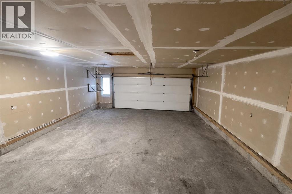 Single Family House for Sale in  Country Hills Heights NW Country Hills Calgary 