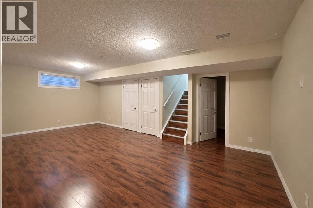 Single Family House for Sale in  Country Hills Heights NW Country Hills Calgary 