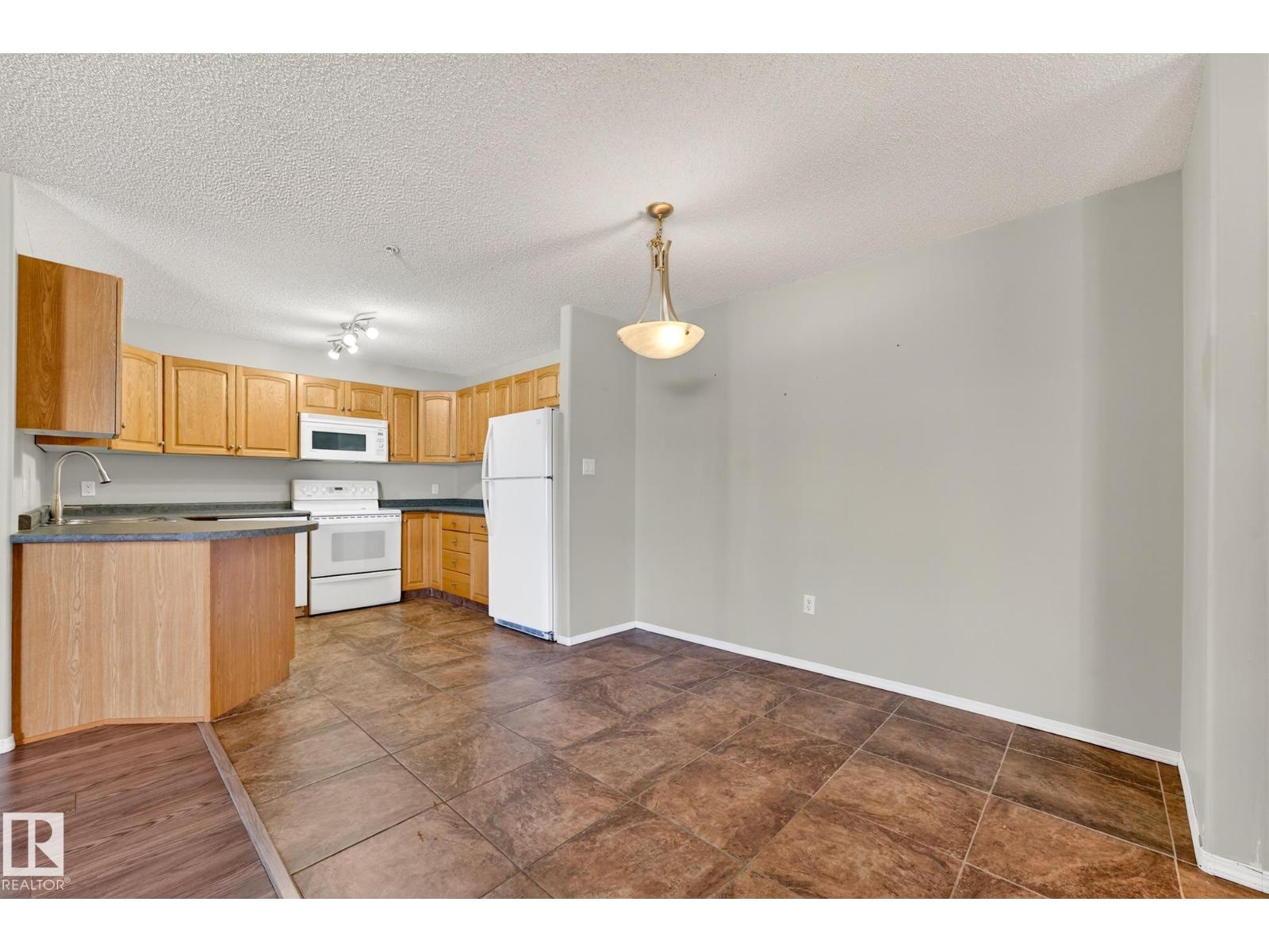 #120 13635 34 ST NW, Edmonton