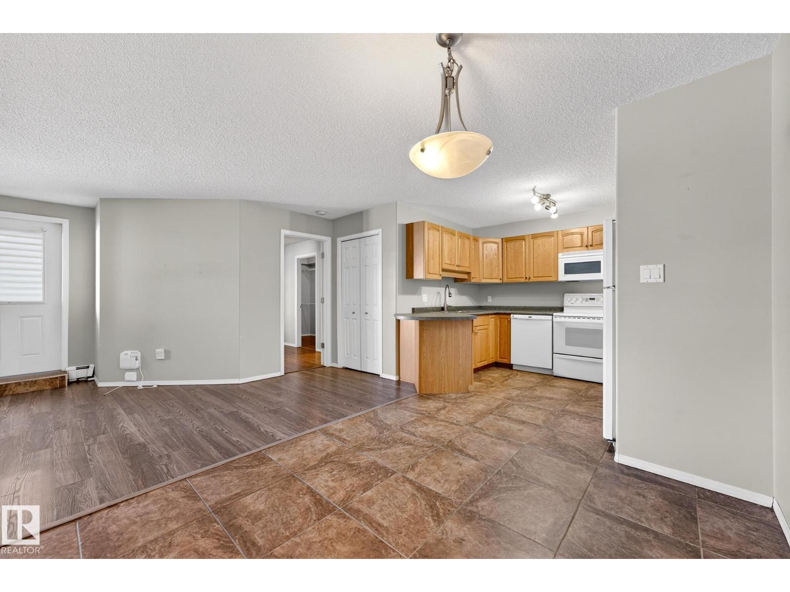 #120 13635 34 ST NW, Edmonton