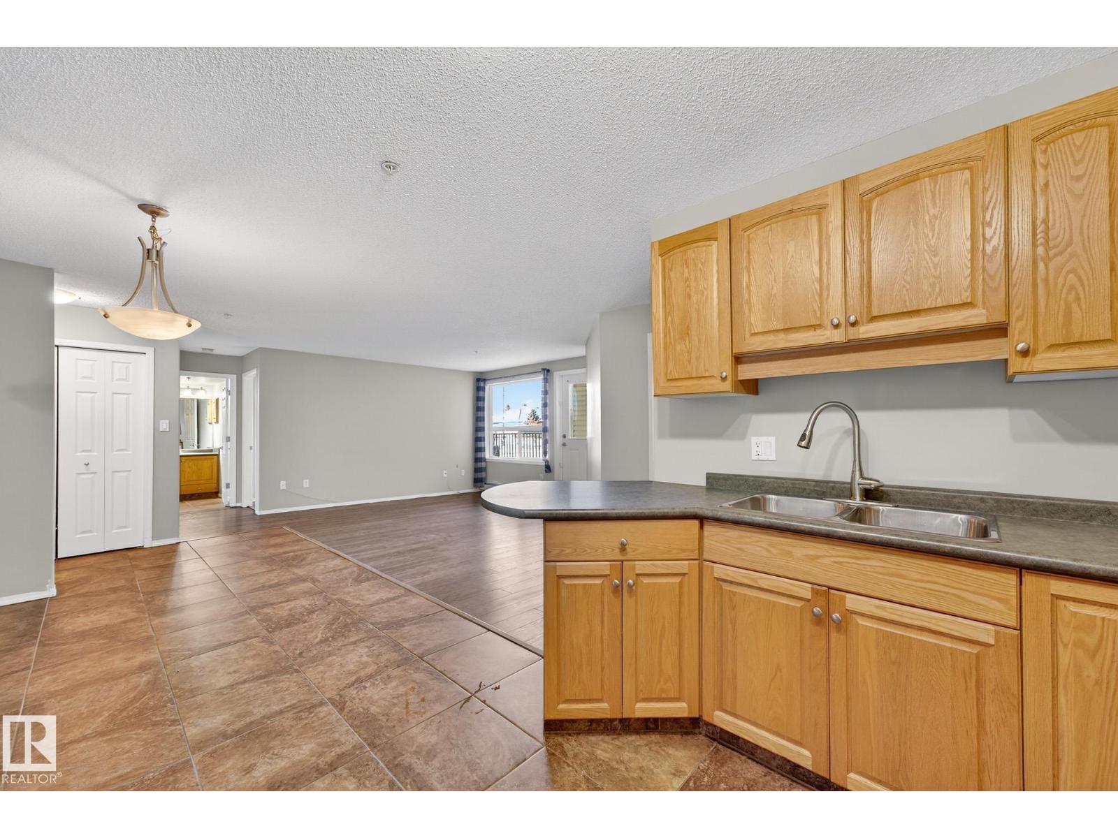 #120 13635 34 ST NW, Edmonton