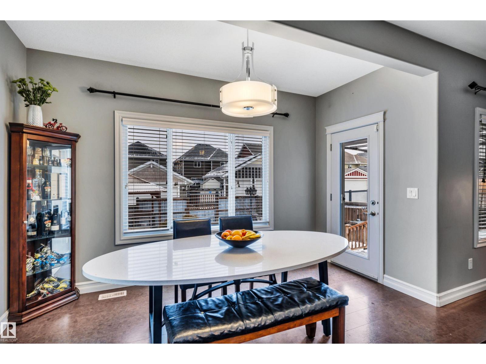 7728 18 AV SW, Edmonton