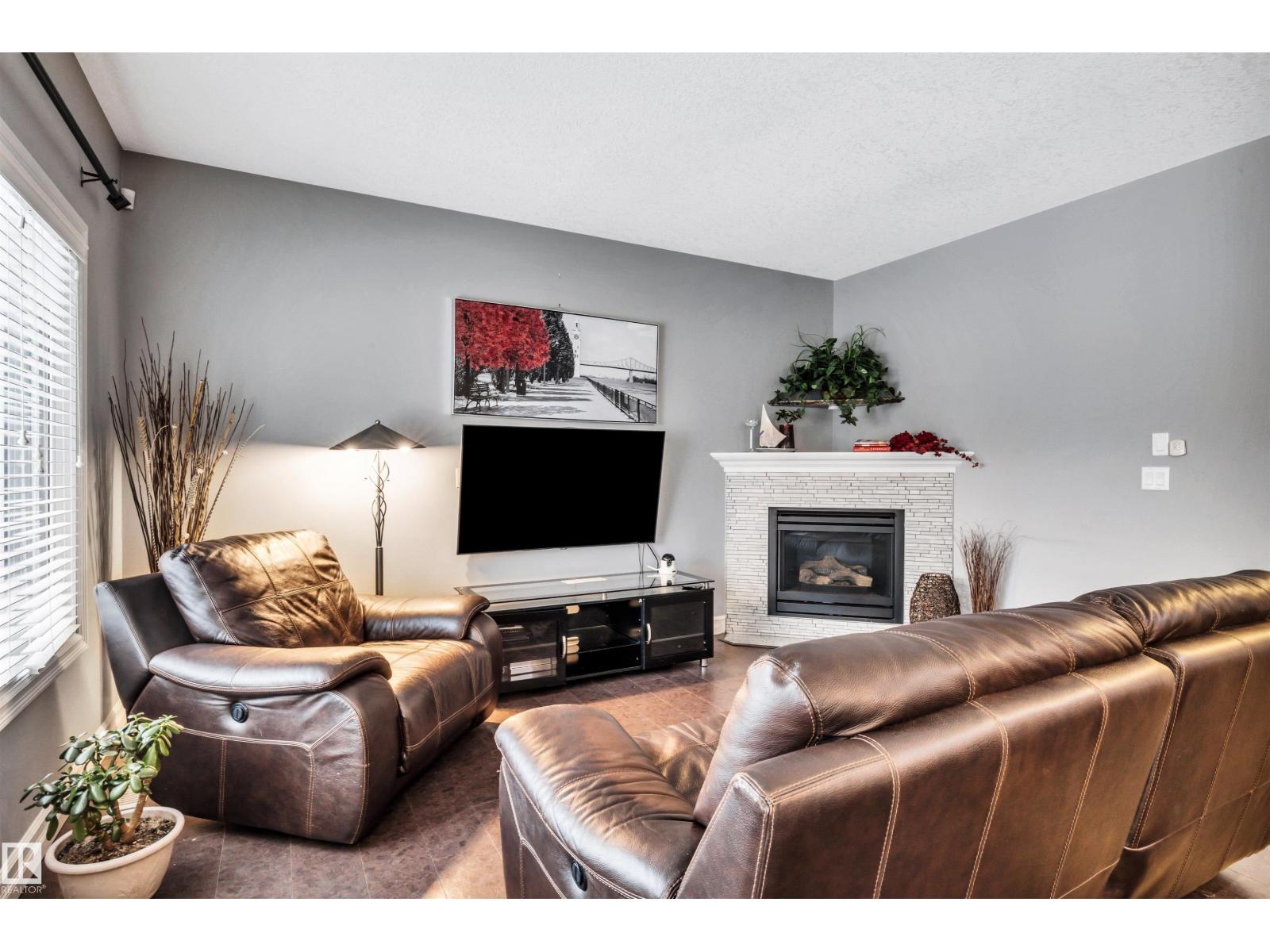 7728 18 AV SW, Edmonton