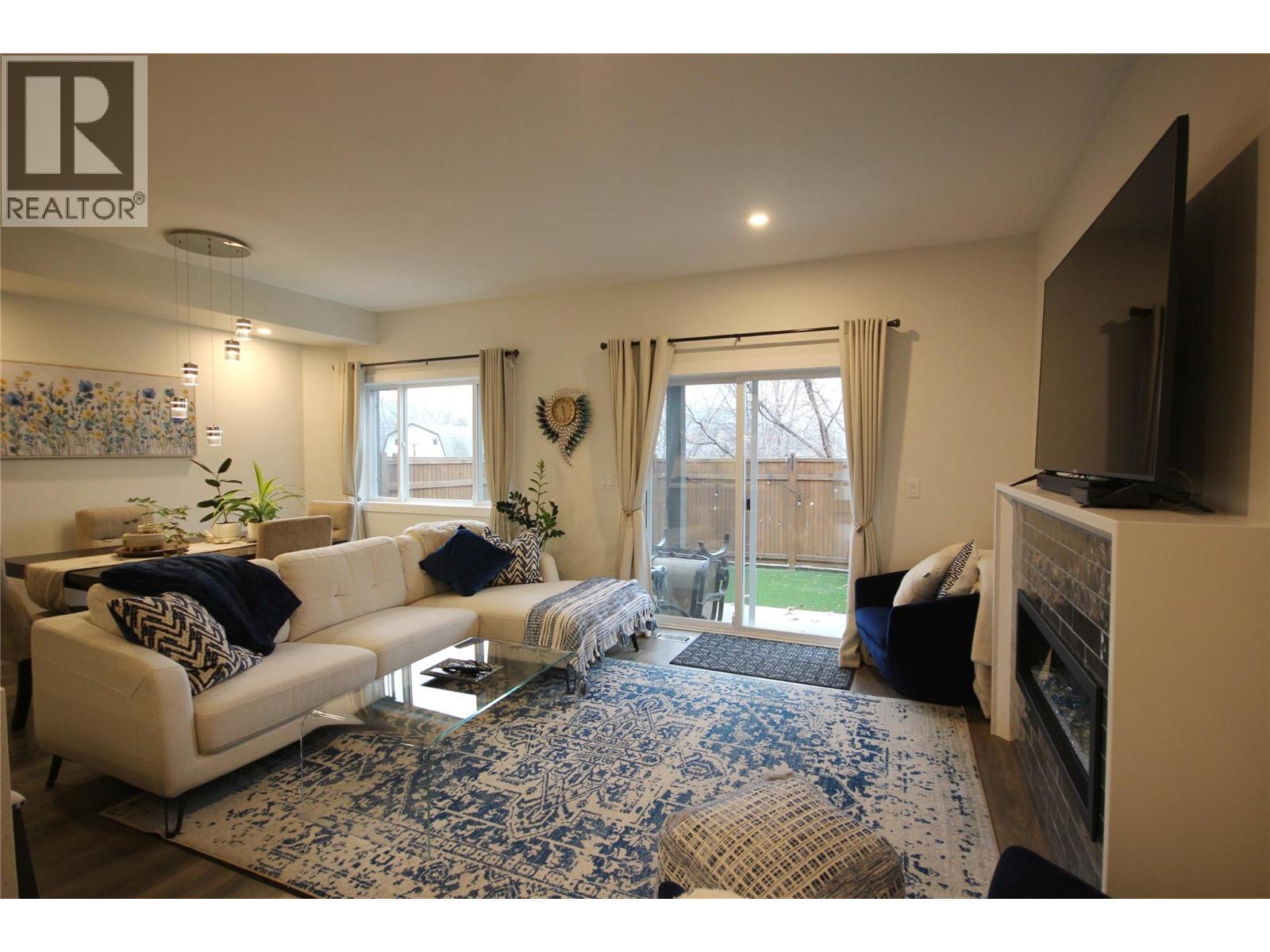 #105 522 EDMONTON AVENUE - 6