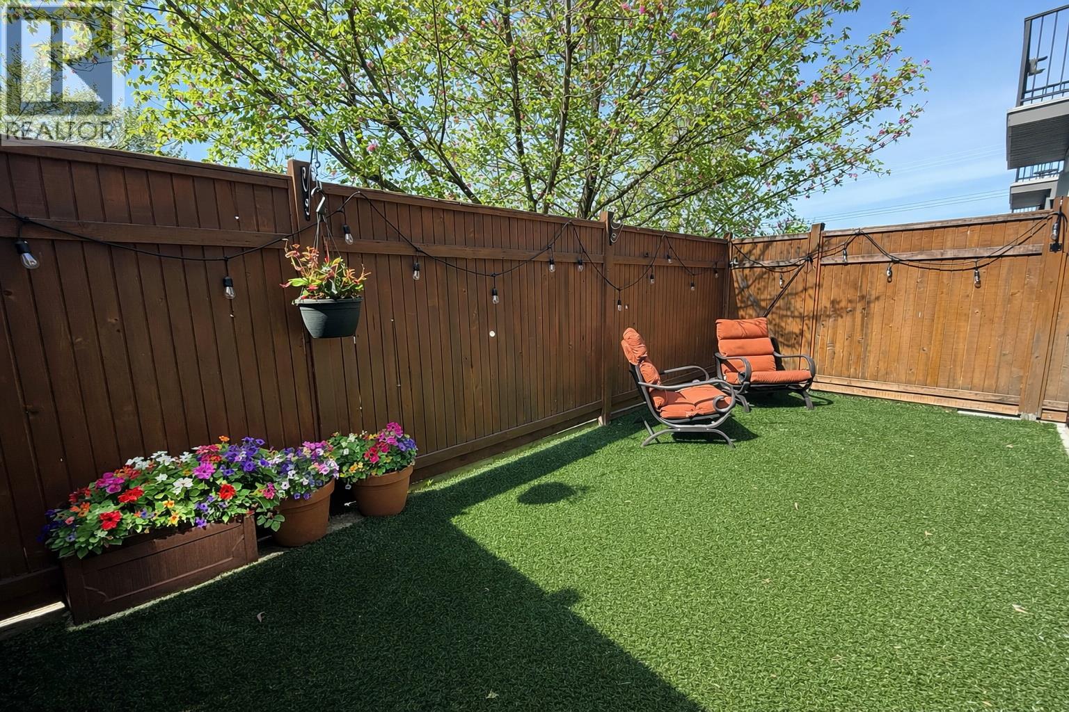 #105 522 EDMONTON AVENUE - Image 2