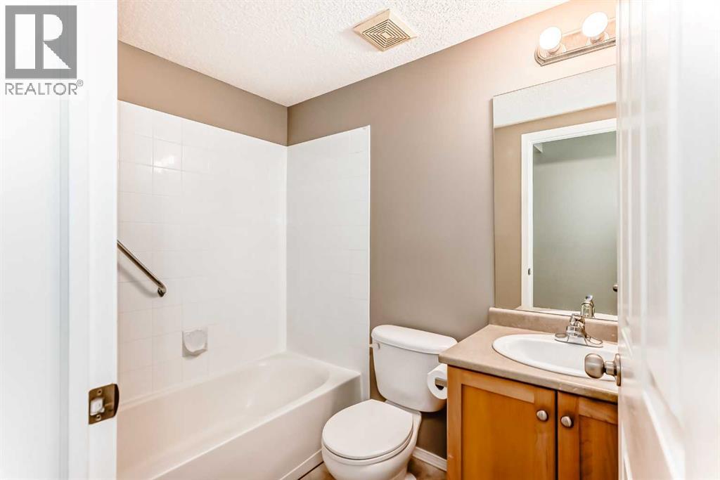 Single Family House for Sale in   Fish Creek Boulevard SW Evergreen Calgary 