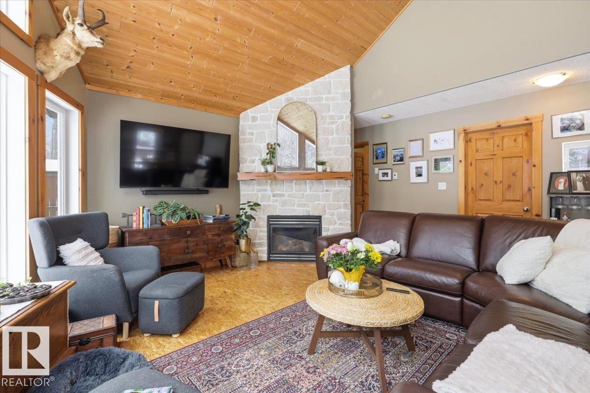 #2090 2001 TWP RD, Rural Leduc County