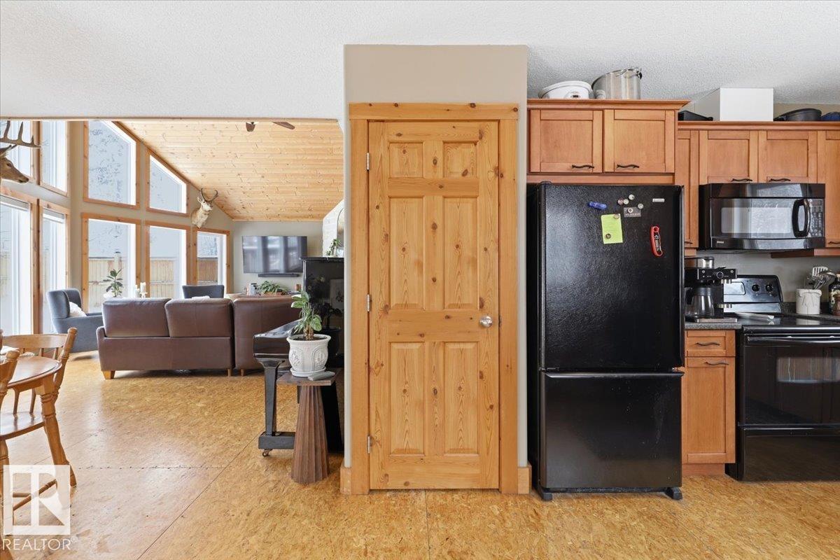 #2090 2001 TWP RD, Rural Leduc County