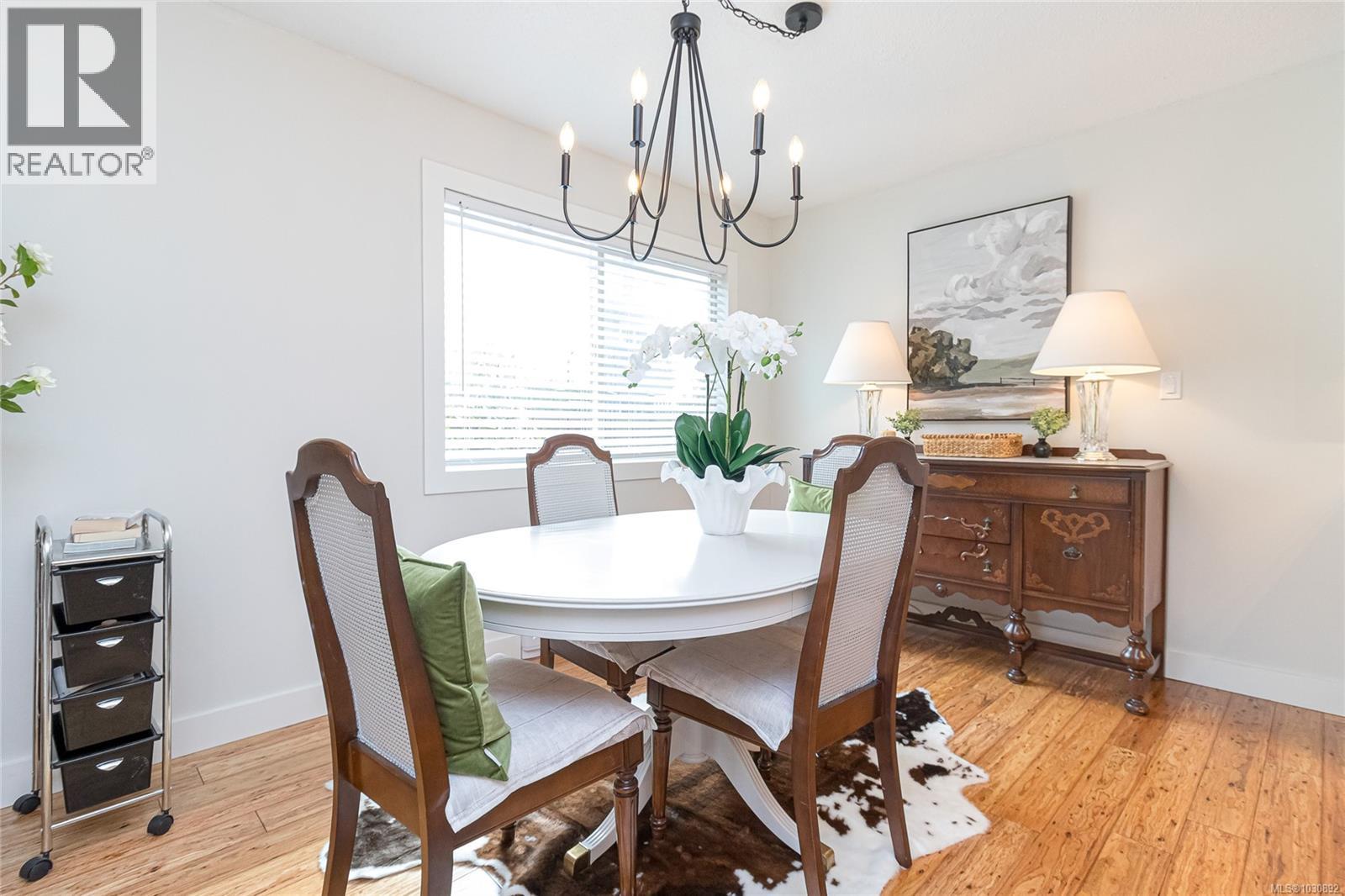 #101 2427 AMHERST AVE - 12