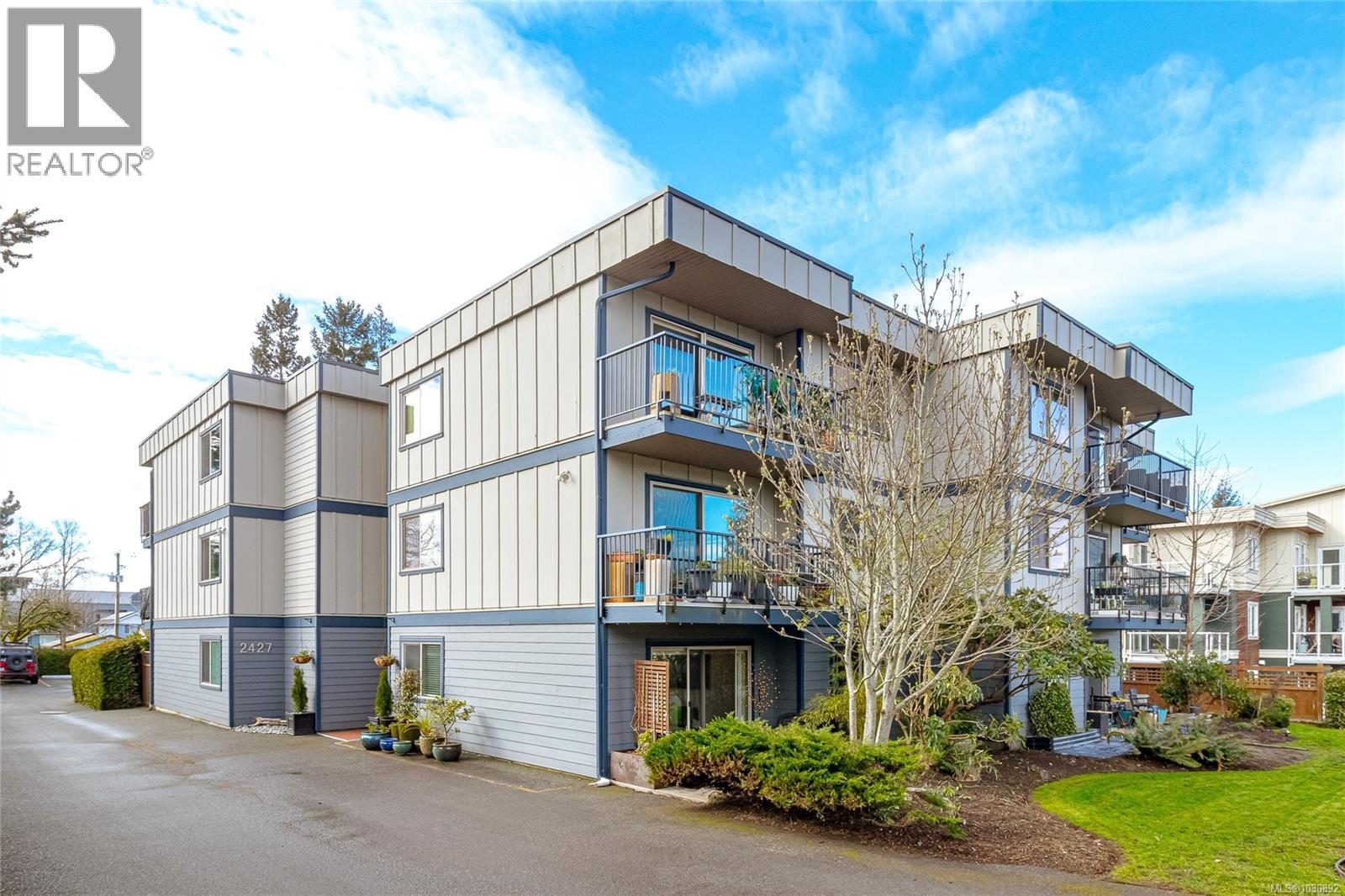 #101 2427 AMHERST AVE - 3