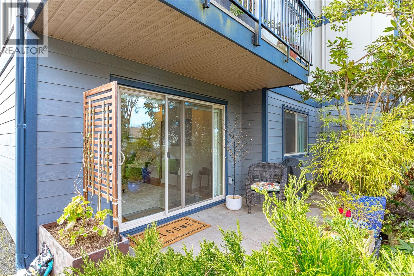 #101 2427 AMHERST AVE - 28